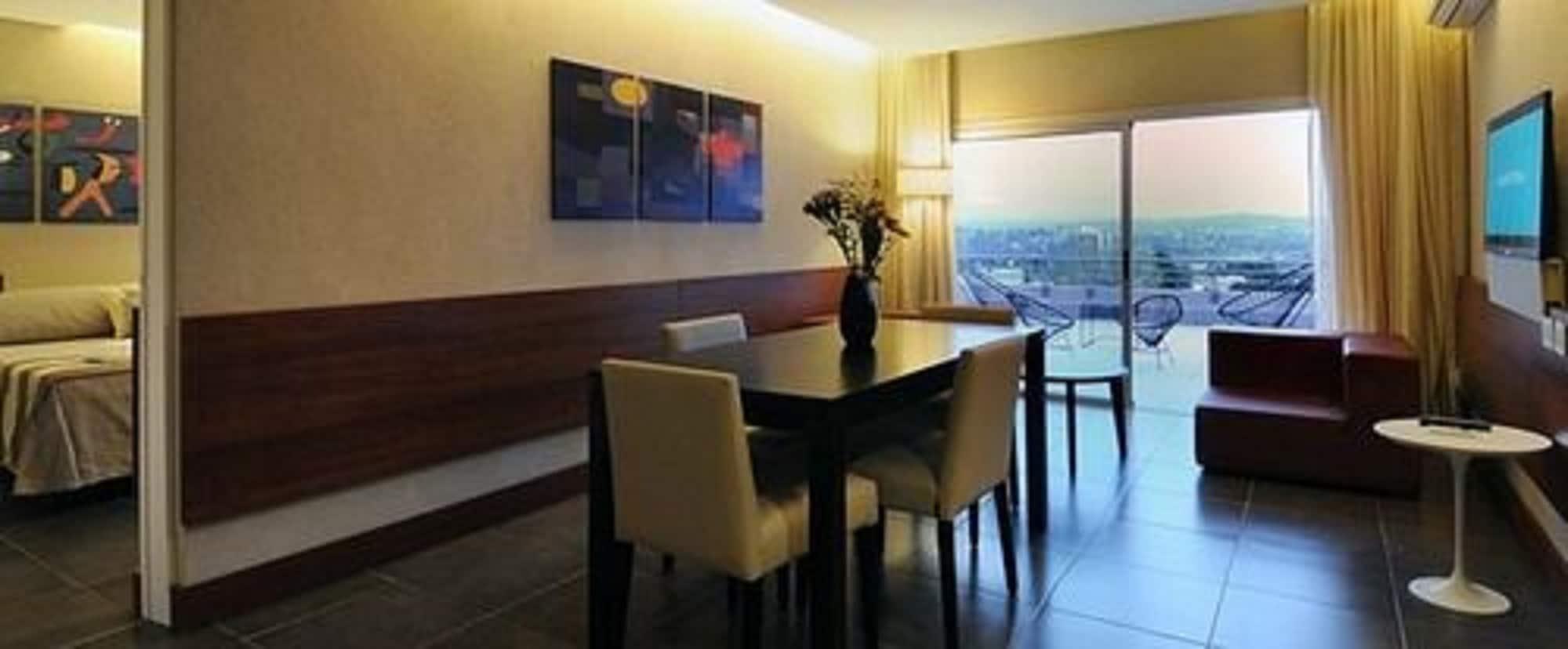 Pinares Panorama Suites, Spa & Convention Center วิญาการ์ลอสปาซ ภายนอก รูปภาพ
