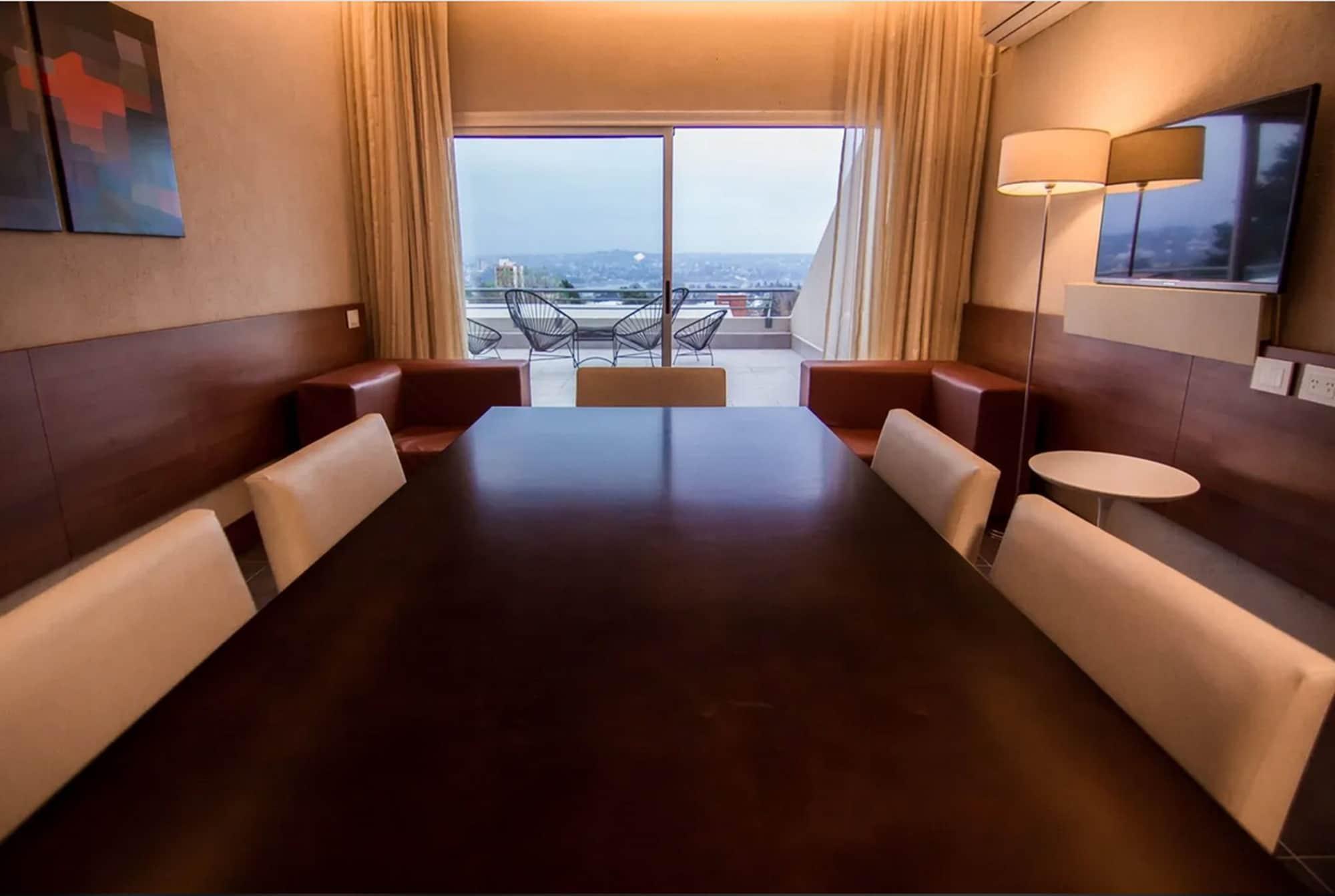 Pinares Panorama Suites, Spa & Convention Center วิญาการ์ลอสปาซ ภายนอก รูปภาพ