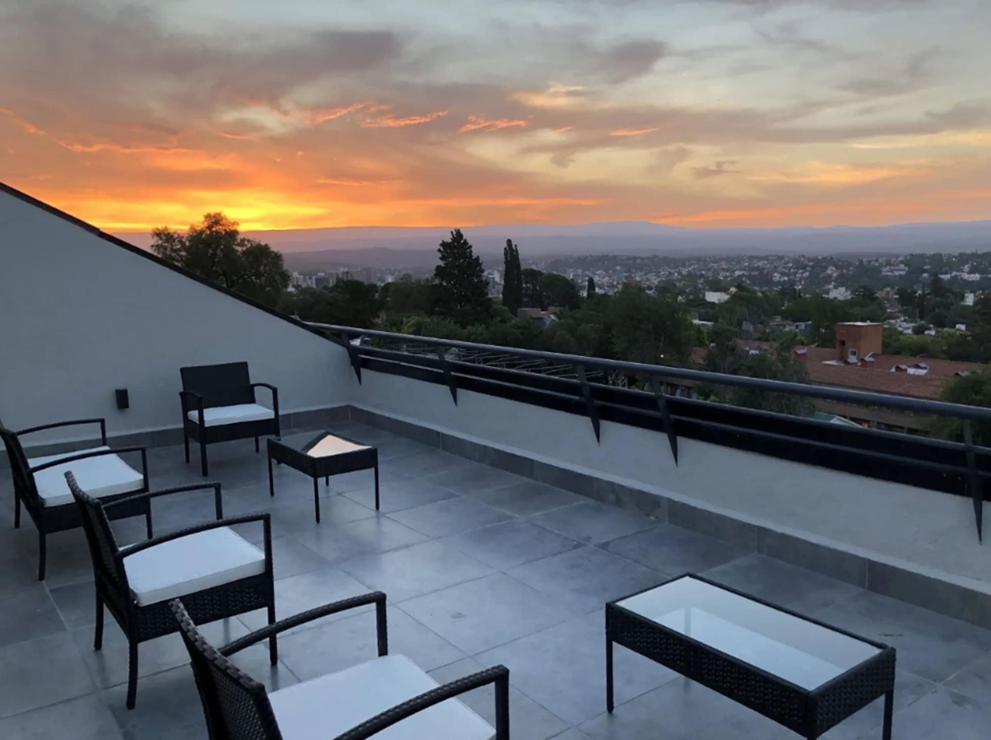 Pinares Panorama Suites, Spa & Convention Center วิญาการ์ลอสปาซ ภายนอก รูปภาพ