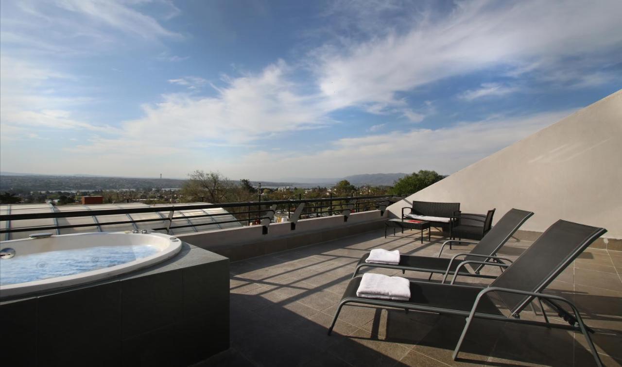 Pinares Panorama Suites, Spa & Convention Center วิญาการ์ลอสปาซ ภายนอก รูปภาพ